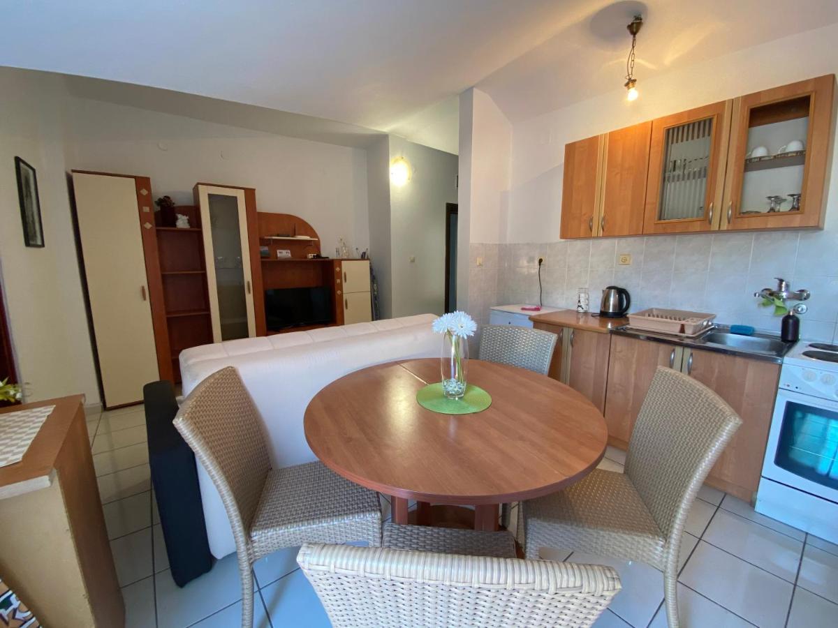 Apartments Mandarina Garden Petrovac Ngoại thất bức ảnh