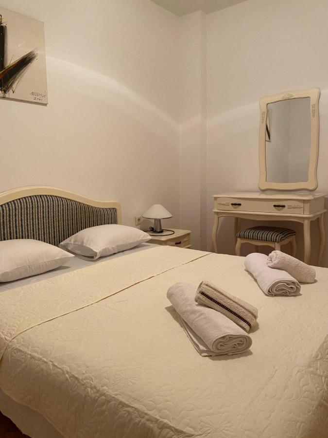 Apartments Mandarina Garden Petrovac Ngoại thất bức ảnh