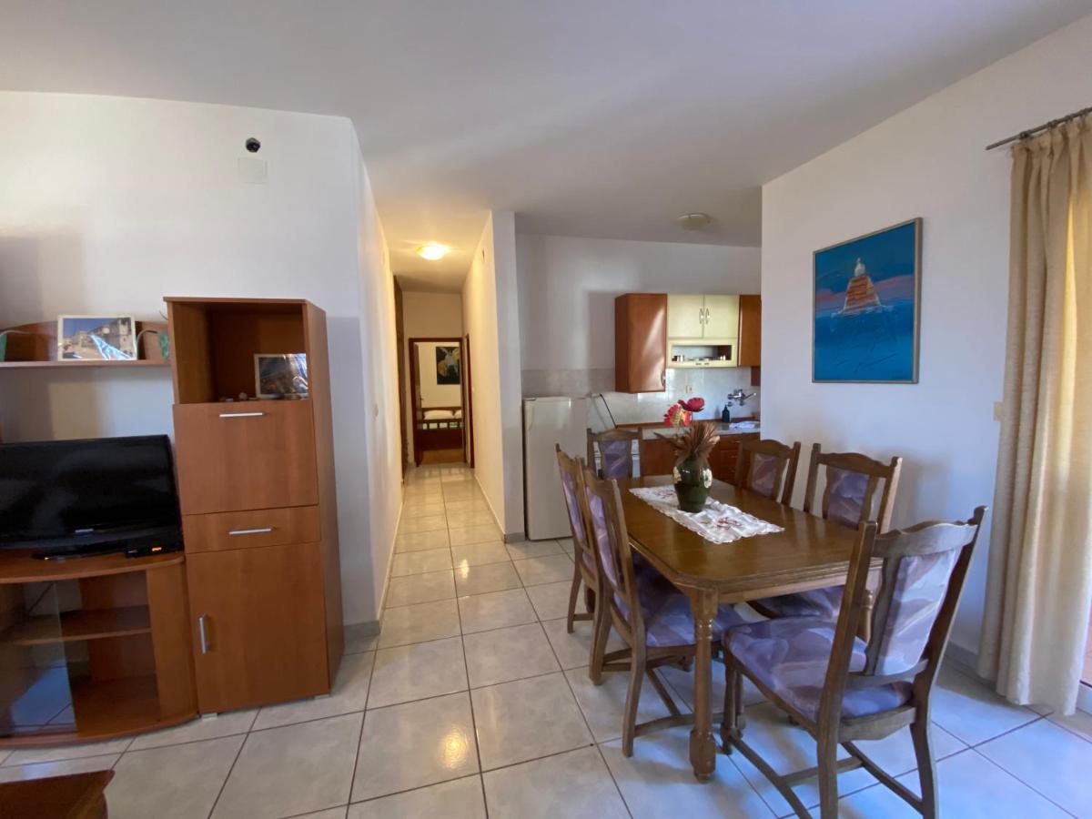 Apartments Mandarina Garden Petrovac Ngoại thất bức ảnh