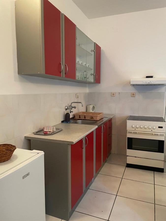 Apartments Mandarina Garden Petrovac Ngoại thất bức ảnh