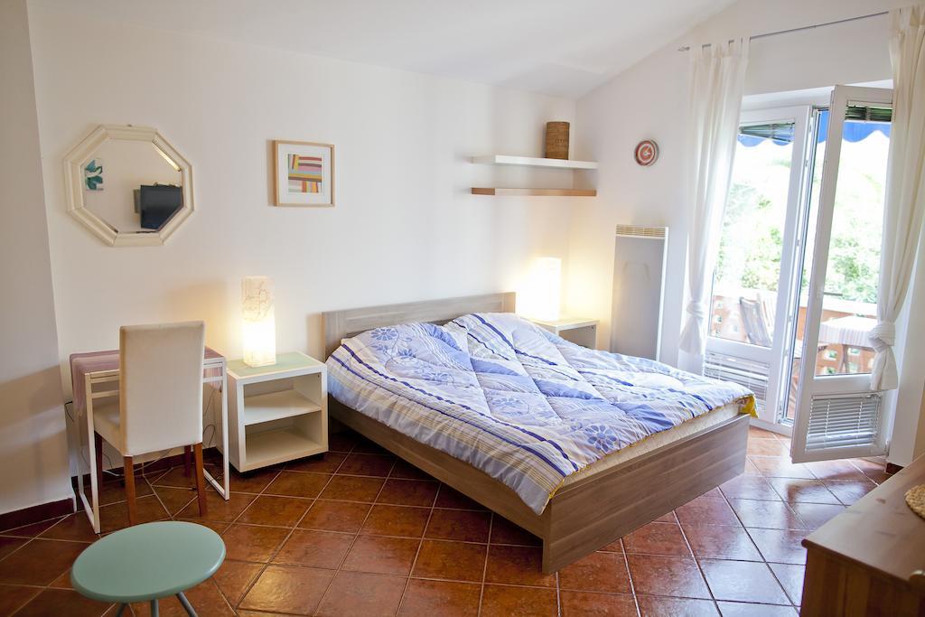 Apartments Mandarina Garden Petrovac Phòng bức ảnh