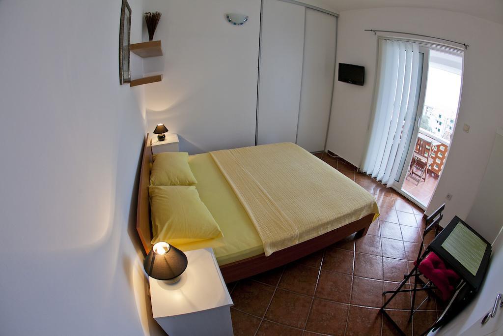 Apartments Mandarina Garden Petrovac Phòng bức ảnh