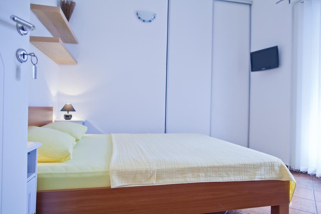 Apartments Mandarina Garden Petrovac Phòng bức ảnh