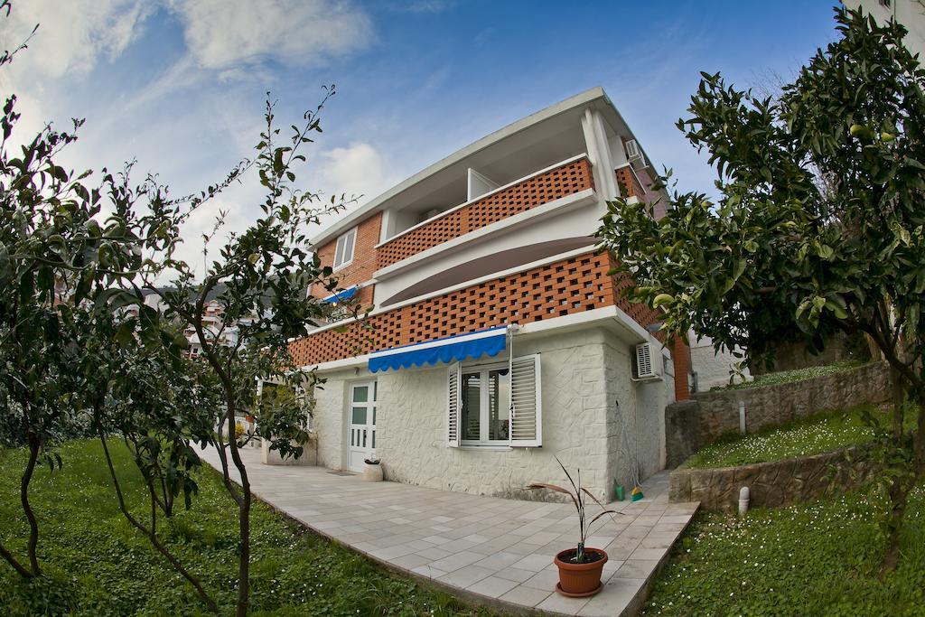 Apartments Mandarina Garden Petrovac Ngoại thất bức ảnh