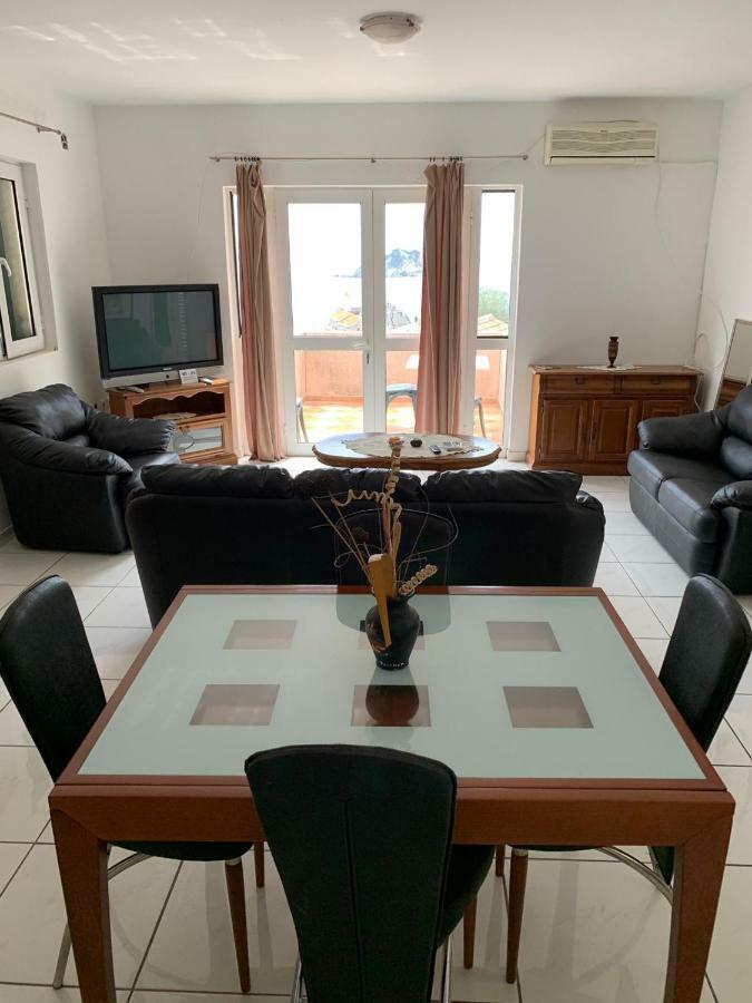 Apartments Mandarina Garden Petrovac Ngoại thất bức ảnh